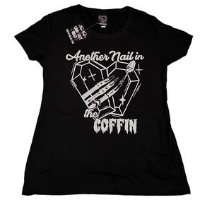 Black graphic t-shirt tee goth beauty